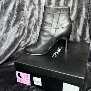 Chanel boots size 40